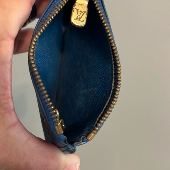 Blue Epi Louis Vuitton card/coin wallet - Picture 4 of 4